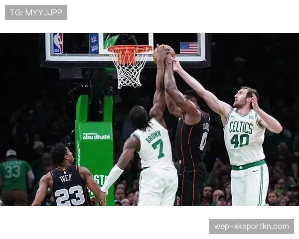 杰伦·布朗连续季后赛高效单打拉开进攻空间胜过塔图姆