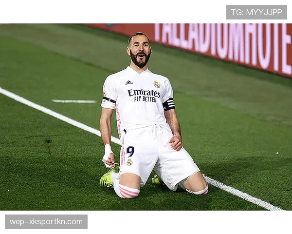 本泽马国家队地位争议 生涯贡献与定位匹配度分析