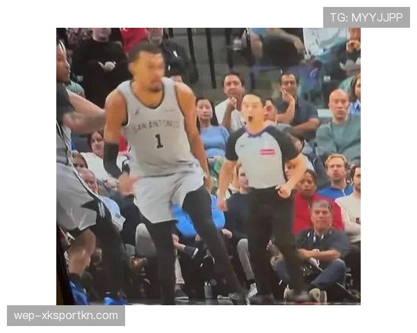 文班亚马挡拆制造对位优势提升内线威胁与防守效率